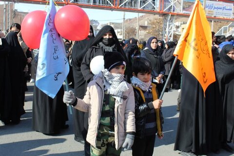 تصاویر/ مراسم راهپیمایی روز 22 بهمن در ماکو