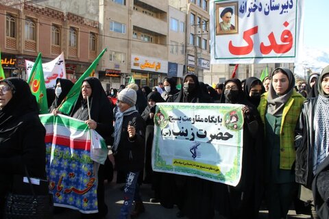 تصاویر/ مراسم راهپیمایی روز 22 بهمن در ماکو