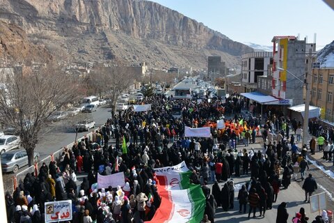 تصاویر/ مراسم راهپیمایی روز 22 بهمن در ماکو