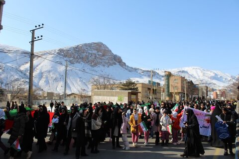 تصاویر/ مراسم راهپیمایی روز 22 بهمن در ماکو