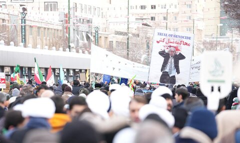 حضور پرشور حوزویان مشهد در راهپیمایی ۲۲ بهمن؛ تجدید بیعت با آرمان‌های انقلاب