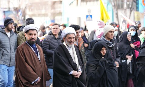  حضور پرشور حوزویان مشهد در راهپیمایی ۲۲ بهمن؛ تجدید بیعت با آرمان‌های انقلاب