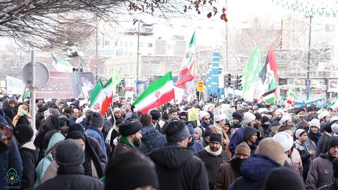  حضور پرشور حوزویان مشهد در راهپیمایی ۲۲ بهمن؛ تجدید بیعت با آرمان‌های انقلاب