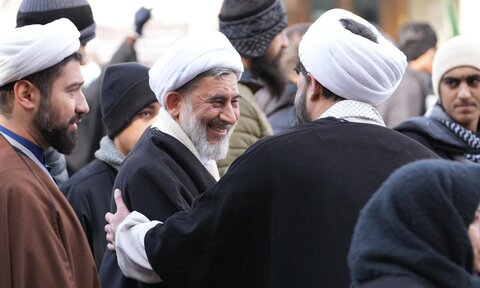  حضور پرشور حوزویان مشهد در راهپیمایی ۲۲ بهمن؛ تجدید بیعت با آرمان‌های انقلاب