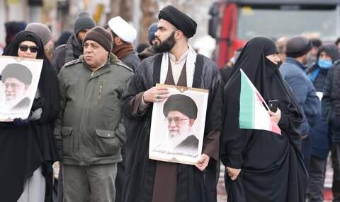  حضور پرشور حوزویان مشهد در راهپیمایی ۲۲ بهمن؛ تجدید بیعت با آرمان‌های انقلاب