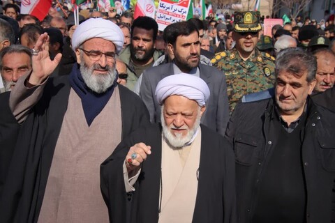 تصاویر/ راهپیمایی بزرگ یوم الله ۲۲ بهمن در شهرستان سمنان