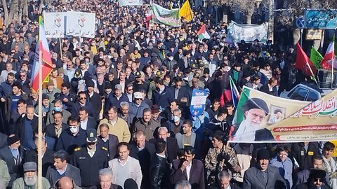 تصاویری از حضور حماسی مردم نورآباد در راهپیمایی یوم الله ۲۲ بهمن