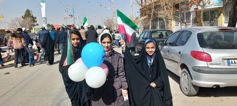 تصاویر کودکان در راهپیمایی شهر زنگی آباد