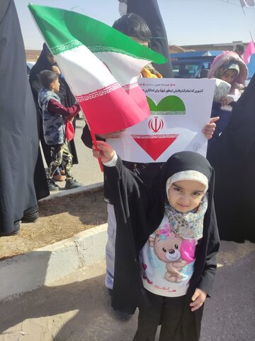 تصاویر کودکان در راهپیمایی شهر زنگی آباد