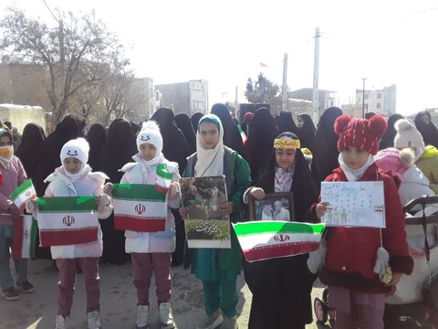 تصاویر/برگزاری باشکوه راهپیمایی ۲۲ بهمن ۱۴۰۳ شهرستان غرق آباد