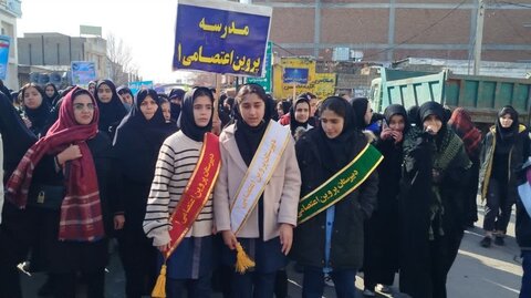 تصاویر/ راهپیمایی مردم شهرستان شاهین دژ در یوم الله 22 بهمن