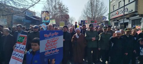 تصاویر/ راهپیمایی مردم شهرستان شاهین دژ در یوم الله 22 بهمن