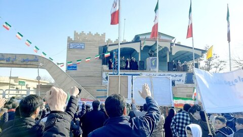 تصاویر/ راهپیمایی مردم شهرستان شاهین دژ در یوم الله 22 بهمن