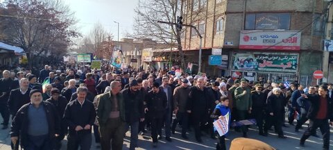 تصاویر/ راهپیمایی مردم شهرستان شاهین دژ در یوم الله 22 بهمن