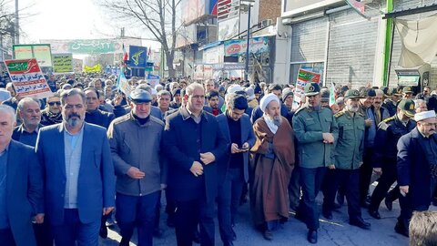 تصاویر/ راهپیمایی مردم شهرستان شاهین دژ در یوم الله 22 بهمن