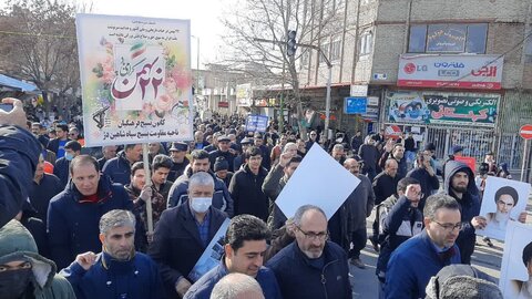 تصاویر/ راهپیمایی مردم شهرستان شاهین دژ در یوم الله 22 بهمن