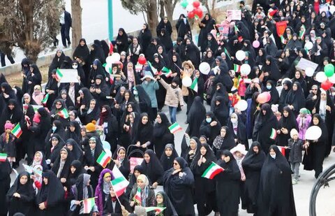 تصاویر/ خروش مردم مهریز در ۲۲بهمن۱۴۰۳