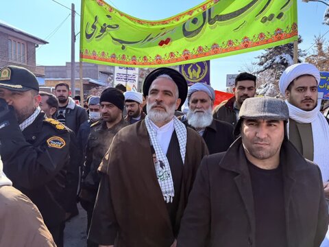 تصاویر/ حضور گسترده مردم انقلابی شهرستان سلماس در راهپیمایی 22 بهمن ۱۴۰۳