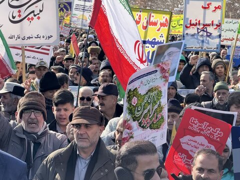 تصاویر/ حضور گسترده مردم انقلابی شهرستان سلماس در راهپیمایی 22 بهمن ۱۴۰۳