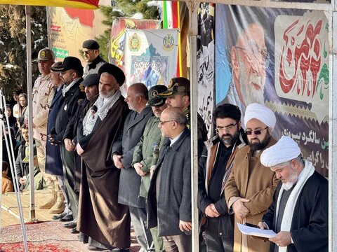 تصاویر/ حضور گسترده مردم انقلابی شهرستان سلماس در راهپیمایی 22 بهمن ۱۴۰۳