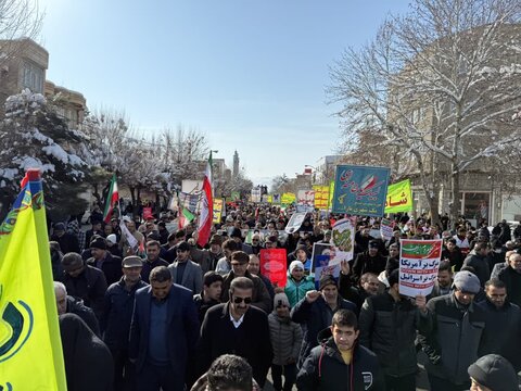 تصاویر/ حضور گسترده مردم انقلابی شهرستان سلماس در راهپیمایی 22 بهمن ۱۴۰۳