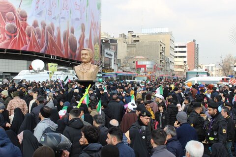 تصاویر/ جواب حماسی مردم انقلابی تهران در راهپیمایی ۲۲ بهمن به استکبار جهانی