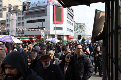 تصاویر/ جواب حماسی مردم انقلابی تهران در راهپیمایی ۲۲ بهمن به استکبار جهانی