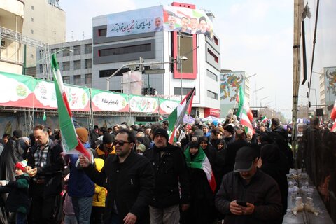 تصاویر/ جواب حماسی مردم انقلابی تهران در راهپیمایی ۲۲ بهمن به استکبار جهانی