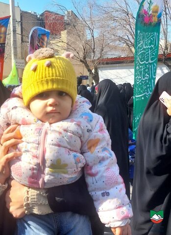 تصاویر/حضور پر شور کودکان ساوجی در راهپیمایی۲۲ بهمن