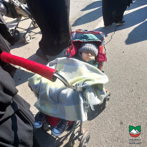 تصاویر/حضور پر شور کودکان ساوجی در راهپیمایی۲۲ بهمن