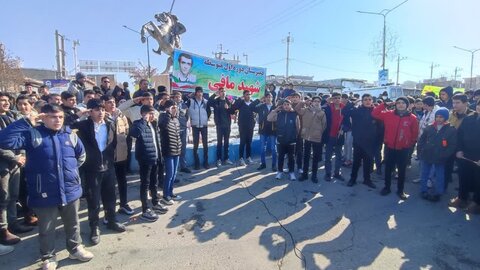 تصاویر/ راهپمایی مردم شهرستان چالدران در یوم الله 22 بهمن