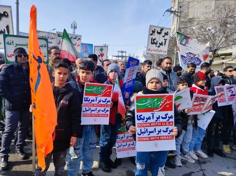 تصاویر/ راهپیمایی مردم شهرستان پیرانشهر در 22 بهمن