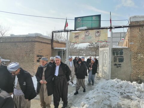 تصاویر/ راهپیمایی مردم شهرستان پیرانشهر در 22 بهمن