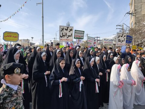تصاویر/ راهپیمایی مردم شهرستان پیرانشهر در 22 بهمن