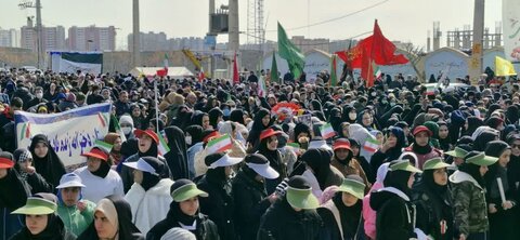 حضور پرشور مردم شهرستان ملارد تهران در راهپیمایی روز ۲۲ بهمن