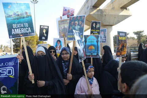 Photos/ Participation enthousiaste des habitants de Qom à la marche du 22 Bahman