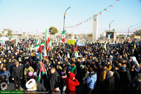 Photos/ Participation enthousiaste des habitants de Qom à la marche du 22 Bahman