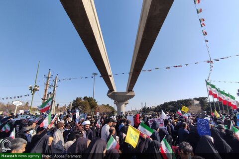 Photos/ Participation enthousiaste des habitants de Qom à la marche du 22 Bahman