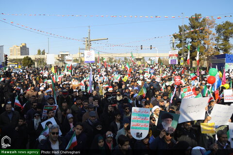 Photos/ Participation enthousiaste des habitants de Qom à la marche du 22 Bahman