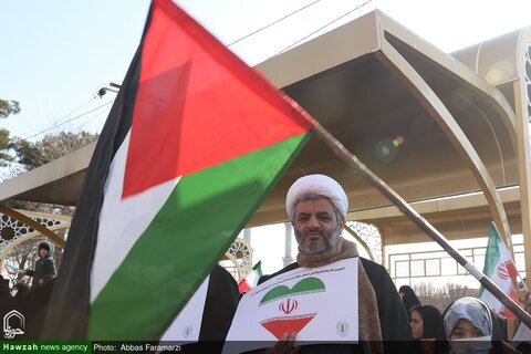 Photos/ Participation enthousiaste des habitants de Qom à la marche du 22 Bahman