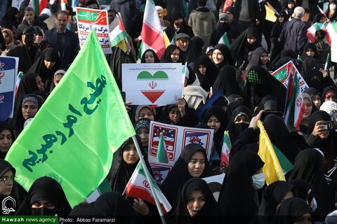 Photos/ Participation enthousiaste des habitants de Qom à la marche du 22 Bahman