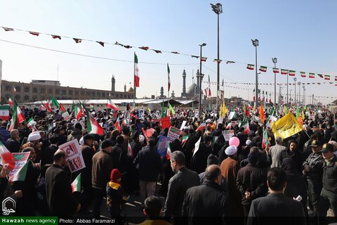 Photos/ Participation enthousiaste des habitants de Qom à la marche du 22 Bahman