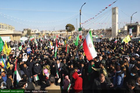 Photos/ Participation enthousiaste des habitants de Qom à la marche du 22 Bahman