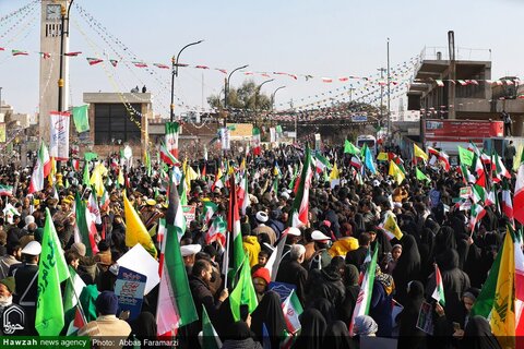 Photos/ Participation enthousiaste des habitants de Qom à la marche du 22 Bahman