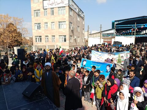 حضور مسئولان و مردم بخش شریف آباد در راهپیمایی ۲۲ بهمن