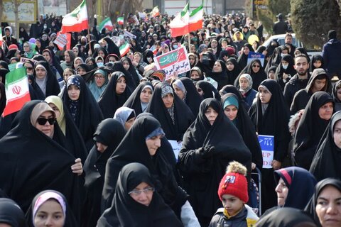 حضور پرشور مردم شهرستان پاکدشت در راهپیمایی جشن ۴۶ سالگی انقلاب