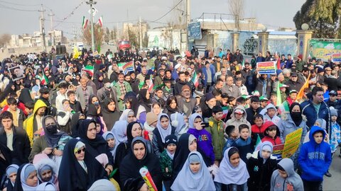 حضور مردم حماسی خیرآباد ورامین در راهپیمایی یوم الله ۲۲