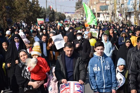 حضور مردم حماسی خیرآباد ورامین در راهپیمایی یوم الله ۲۲