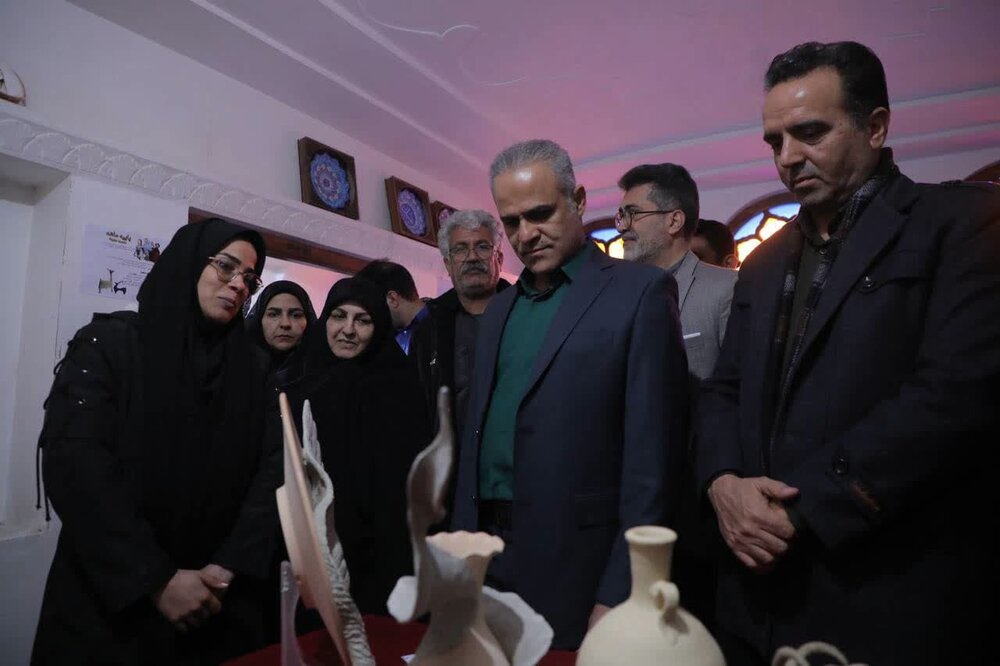 نمایشگاه صنایع دستی و هنرهای سنتی جوان در کاشان گشایش یافت