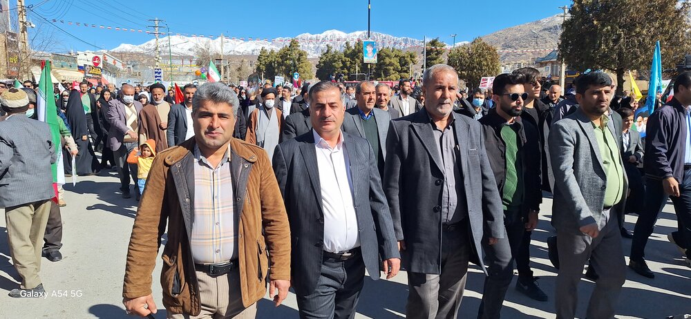 حضور باشکوه مردم یاسوج در راهپیمایی ۲۲ بهمن؛ تجلی وفاداری به انقلاب و رهبری